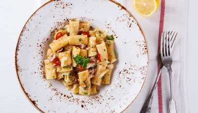 Mezze maniche con tonno fresco e menta