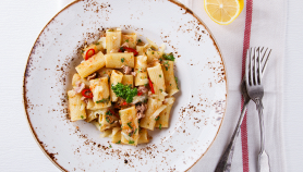 Mezze maniche con tonno fresco e menta