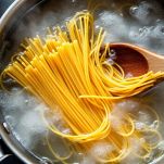 Cuocete gli spaghetti