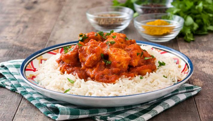 Pollo al peperoncino con riso basmati, una ricetta squisita in pochi passi  --- (Fonte immagine: https://wips.plug.it/cips/buonissimo.org/cms/2023/11/pollo-al-peperoncino-con-riso-basmati.jpg?w=713&a=c&h=407)