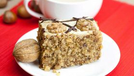 tortsa-con-crema-pasticcera-e-noci