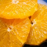 arancia-sbucciata-e-tagliata-a-fette