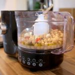 ceci-e-cardamomo-macinato-nel-mixer