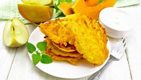 frittelle-di-mele-e-zucca-con-salsa-di-miele-di-castagno