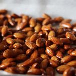 mandorle-stese-con-spatole