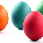 uova-colorate-nella-formaa