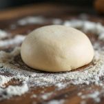 Impasto di pasta pronto per riposare.