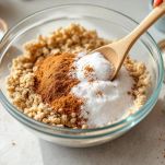 Ingredienti secchi per la base della cheesecake