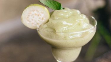 bicchiere sorbetto cetriolo e menta