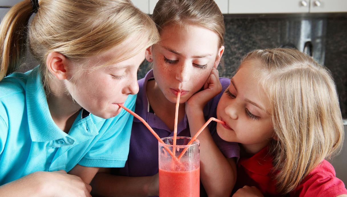 Succhini di frutta in brik per bambini: spunta il bollino di avvertimento  per la salute! 