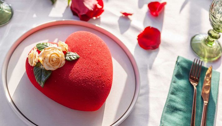 Red velvet cake con cuore cremoso, il dolce passionale per San Valentino