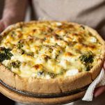 Torta rustica con broccoli e salsiccia