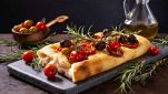 Focaccia con pomodorini confit, olive e rosmarino
