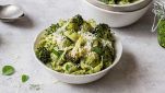 Pasta fredda con pesto di broccoli e speck