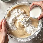 L'aggiunta di lievito, farina e latte