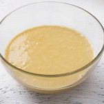 versate acqua fino ad ottenere una pastella