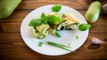 Cannelloni freddi di zucchine ripiene di ricotta, crema di parmigiano, pesto e menta