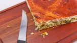 Torta rustica con porri giovani e scamorza affumicata