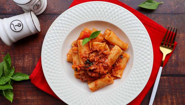 rigatoni con peperoni