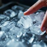 ghiaccio per preparare lo spritz