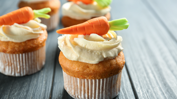 Cupcakes vegani con carote e nocciole