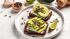 pane integrale benefici proprietà valori nutrizionali
