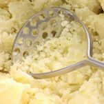 Passatele ancora tiepide nello schiacciapatate