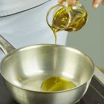 scaldate l’olio di semi di arachide