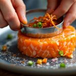Tartare con cipolla e pane