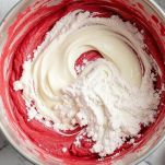 Impasto con latticello e farina setacciata