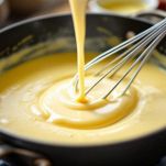 Latte aggiunto alla salsa