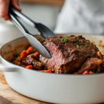 Carne cotta avvolta in alluminio
