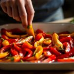 Pirofila unta con olio sul fondo.