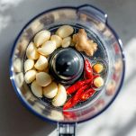 Ingredienti frullati fino a consistenza rustica.