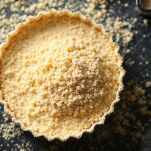 Stampo preparato con strutto, pangrattato e uovo.