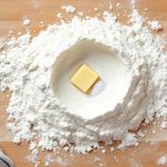 Impasto lavorato fino a consistenza uniforme.