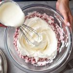 Panna montata unita al composto di mascarpone.