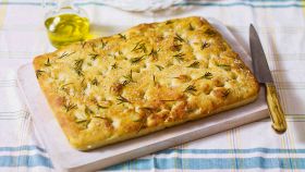 Una focaccia morbida pronta in 30 minuti? Ecco i segreti