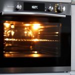 Forno acceso impostato a 160 gradi.