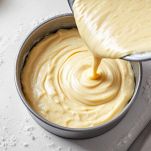 Composto di riso versato in stampo imburrato e infarinato.