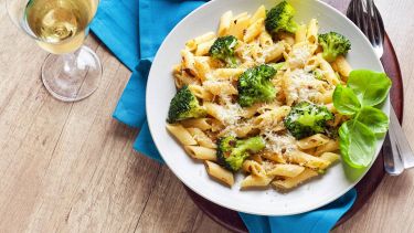 Il primo piatto super economico con verdure e pesce