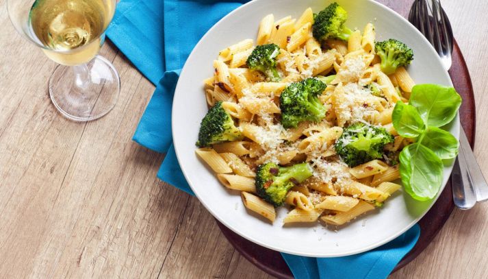 Pasta con broccoli e tonno