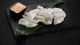 Chips di riso croccanti