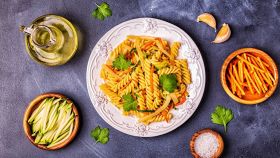 pasta veloce con zucchine e carote