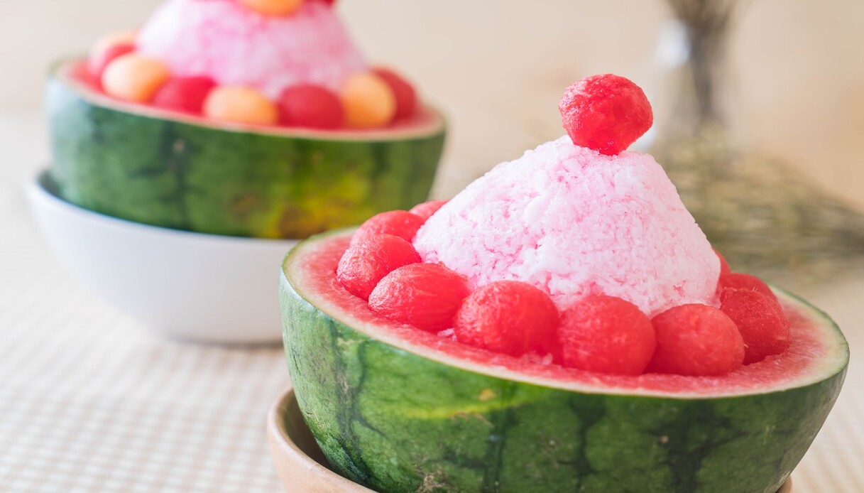 bingsu coreano servito dentro all'anguria