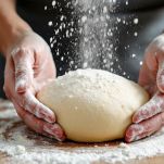 Farina setacciata aggiunta all’impasto e pasta avvolta nella pellicola