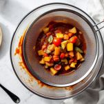 Carne di brasato e sugo passati al setaccio