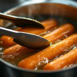 Corn dog fritti in padella