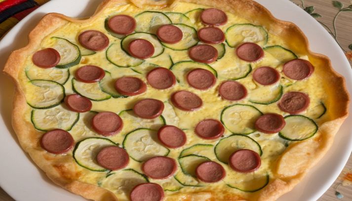 Torta salata ai wurstel