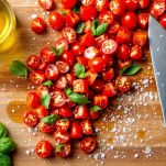 Pomodori a cubetti con basilico